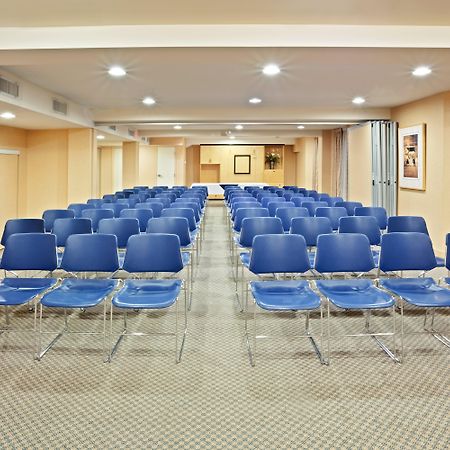 Holiday Inn Express & Suites Langley By Ihg Dış mekan fotoğraf