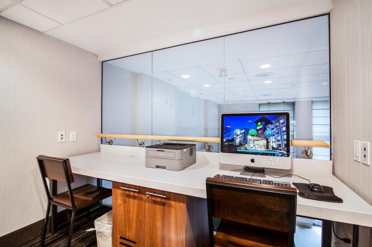 Holiday Inn Express & Suites Langley By Ihg Dış mekan fotoğraf