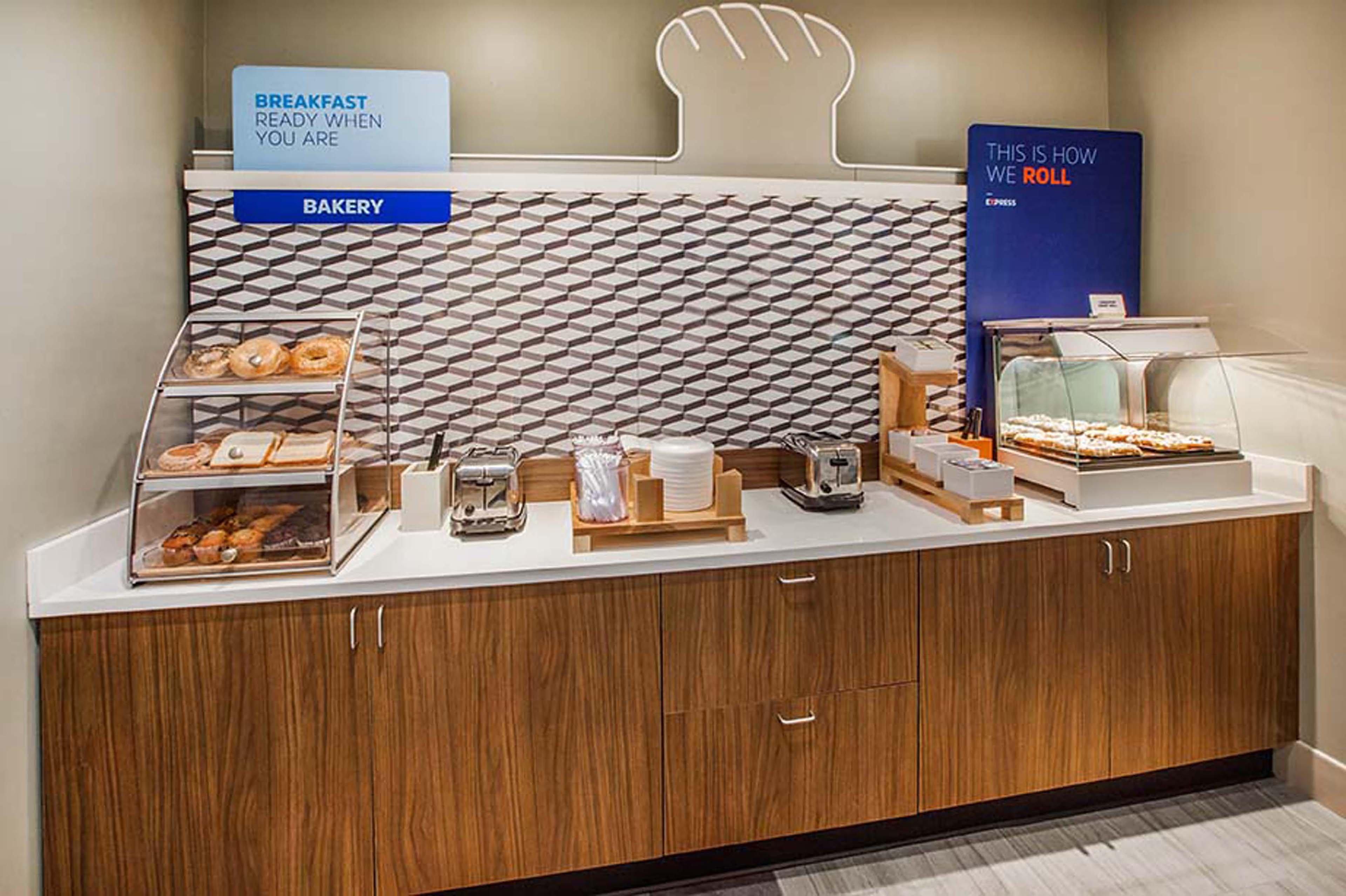 Holiday Inn Express & Suites Langley By Ihg Dış mekan fotoğraf